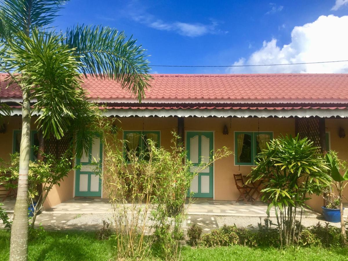 Soluna Guest House Пантай-Сенанг Экстерьер фото