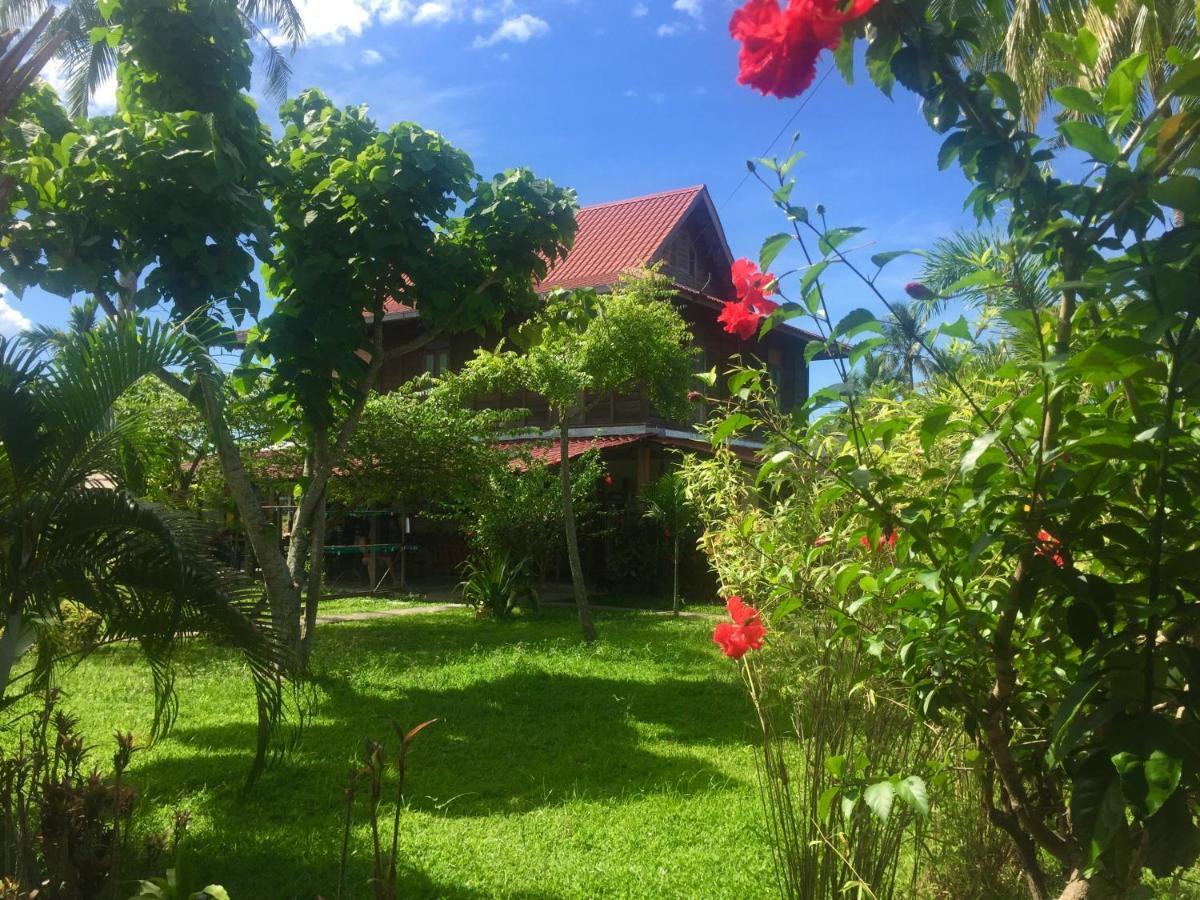 Soluna Guest House Пантай-Сенанг Экстерьер фото